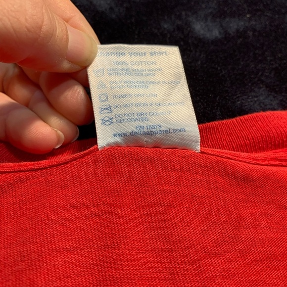 💛 Vintage Tampa Bay Buccaneers NFC Champion T-Shirt Super Bowl XXXVII Distressed - Picture 10 of 10